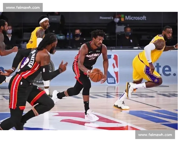 湖人对热火总决赛首战第三节攻防拉锯奠定胜负走势解析关键时刻